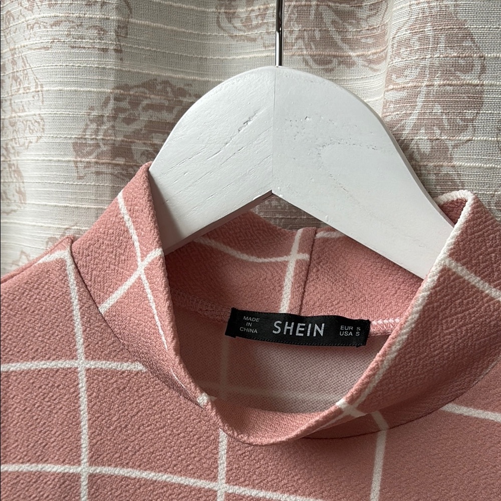 Pink Grid Pattern Dress - Picture 2 of 4